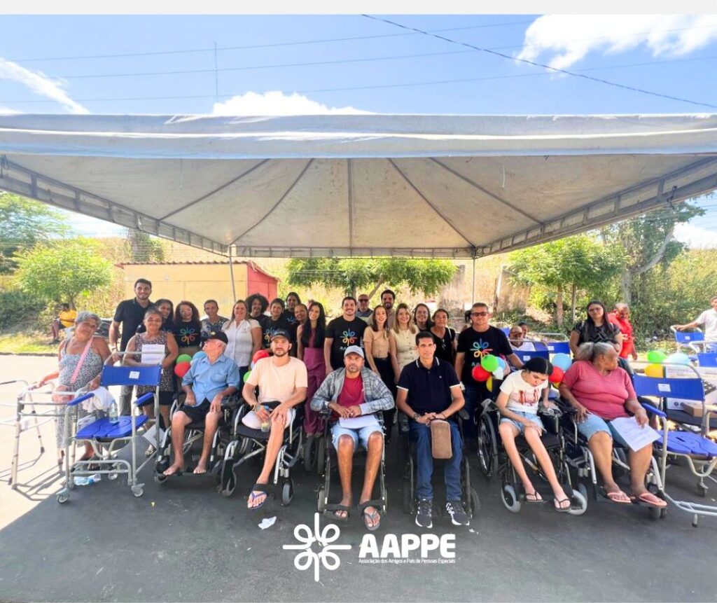 Famílias do Sertão são beneficiadas com entregas de aparelhos auditivos e cadeiras de rodas pela AAPPE